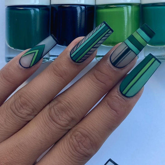 L39 BLACK & GREEN CONTRAST LONG NAIL