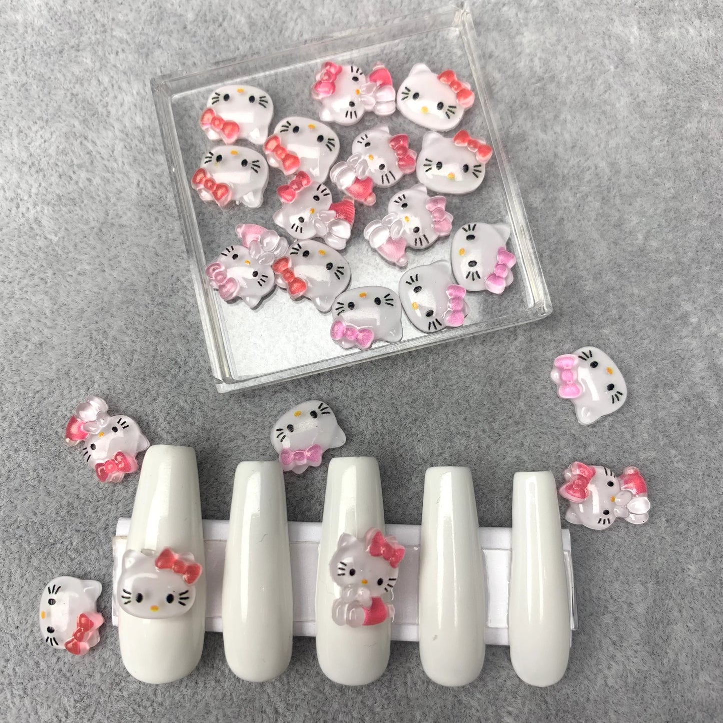 D11 HELLO KITTY HEAD/BODY MIX