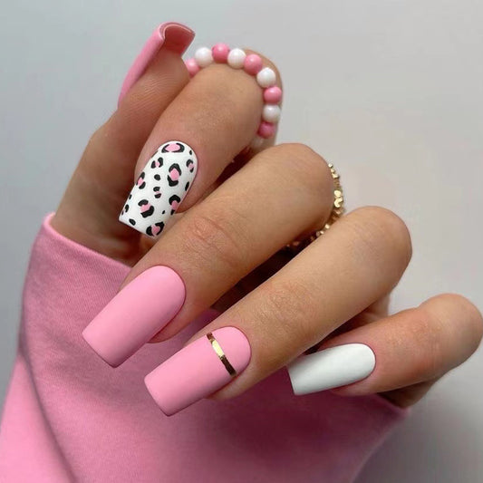 M28 PINK LEOPARD PATTERNED GOLD LINE MEDIUM NAIL