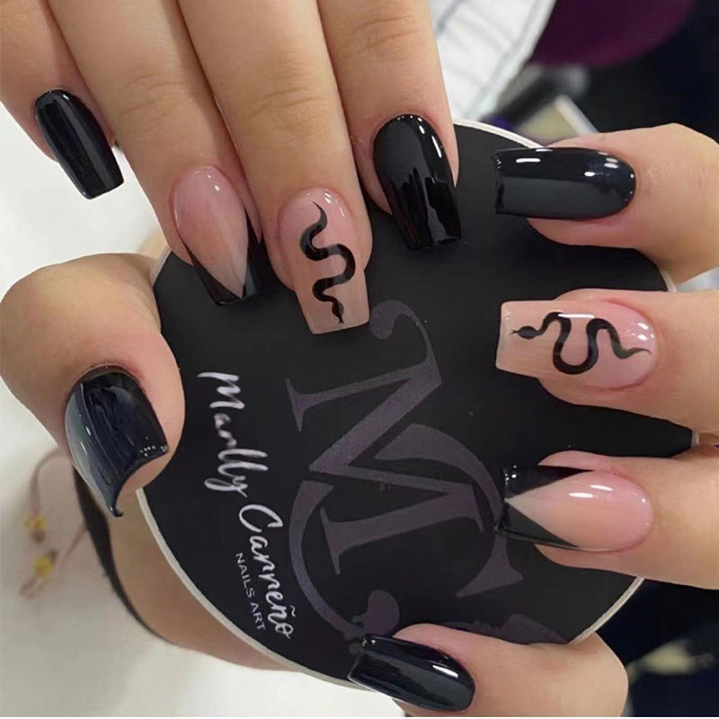 M38 BLACK DIAGONAL SNAKE PATTERN MEDIUM NAIL