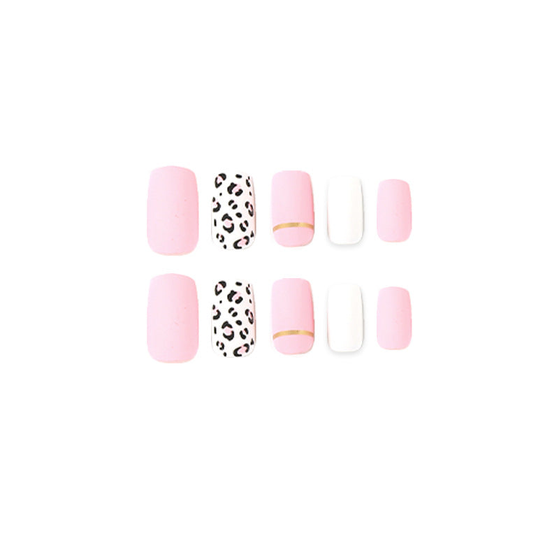 M28 PINK LEOPARD PATTERNED GOLD LINE MEDIUM NAIL