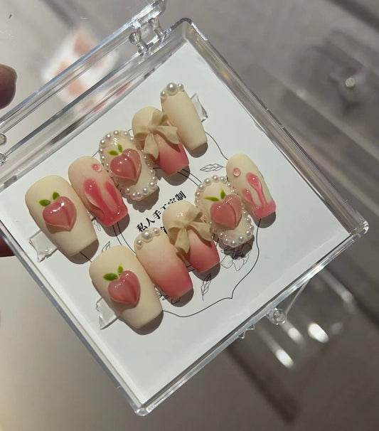 H173 CREAM PEACHES HANDMADE NAIL